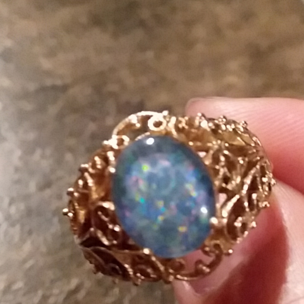 14k gold Opal Ring size 8